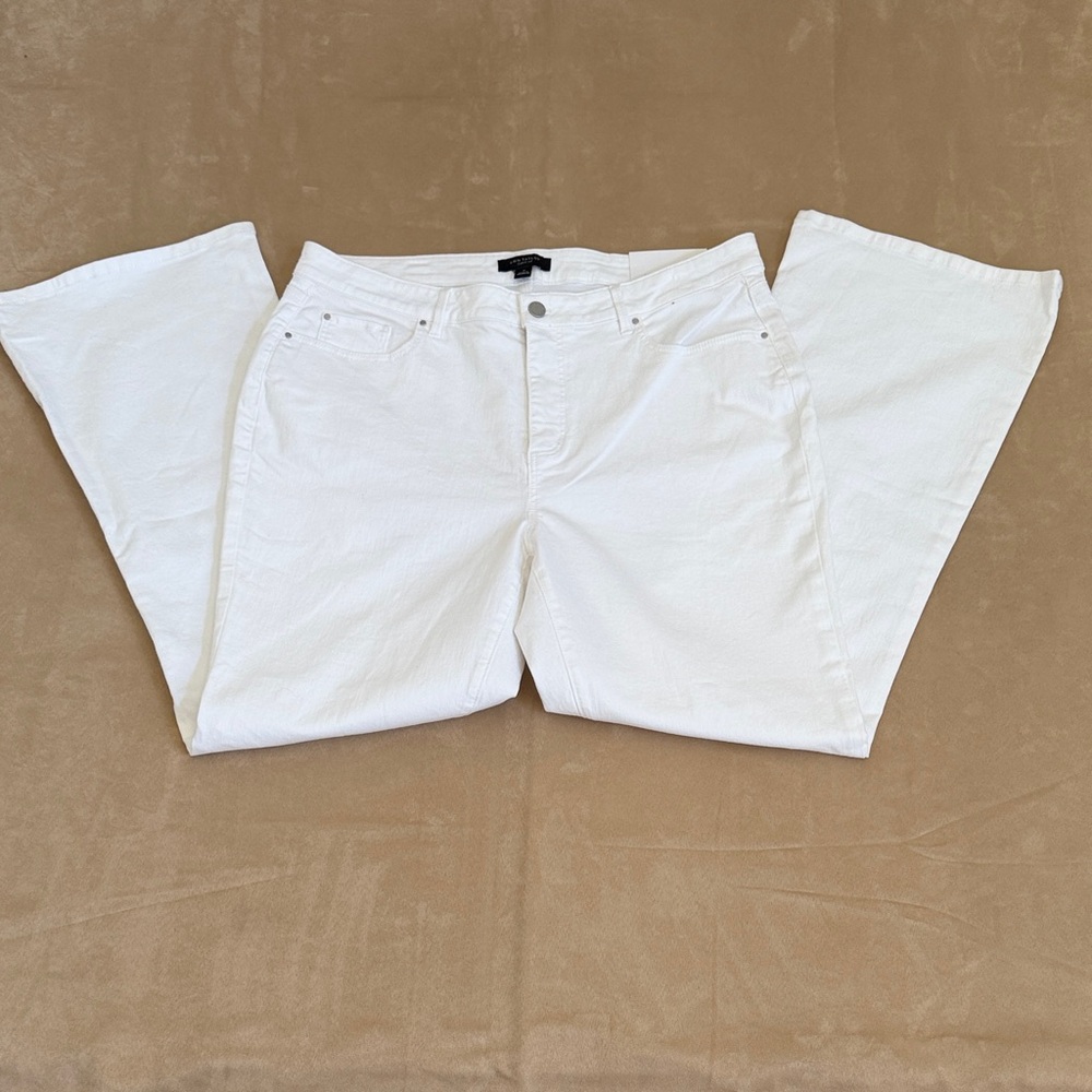 Ann Taylor The Slim Boot Curvy White Women's Jeans Size 14 Mid Rise - Picture 2 of 11
